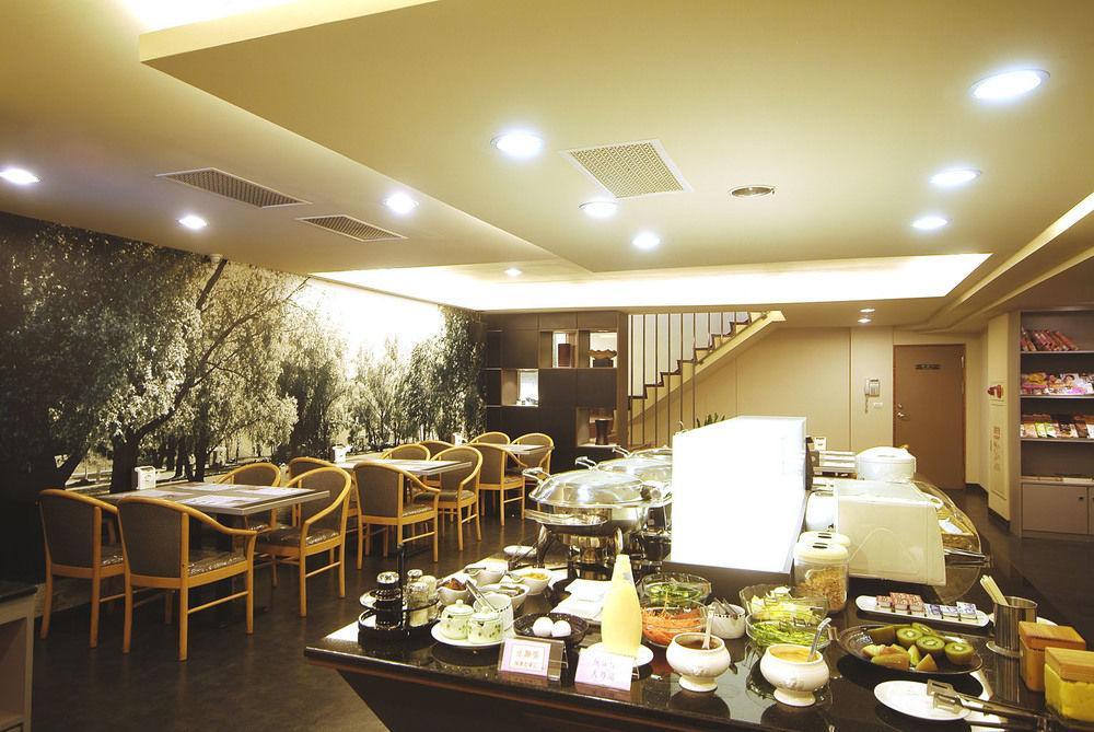 Trust Hotel Tainan Buitenkant foto